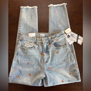 Love Fire Jeans - Women’s HighRise, Embroidered, Denim Jeans. Size 27